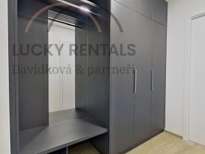 Pronájem bytu 1+kk, Praha - Velká Chuchle, Na hvězdárně, 35 m2