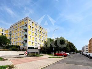 Pronájem garážového stání, Praha - Libeň, U Slovanky, 15 m2