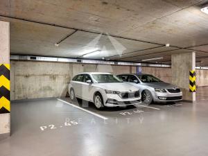 Pronájem garážového stání, Praha - Libeň, U Slovanky, 15 m2