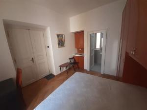 Pronájem bytu 1+kk, Praha - Staré Město, Masná, 19 m2