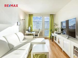 Prodej bytu 2+kk, Praha - Kobylisy, Chabařovická, 47 m2
