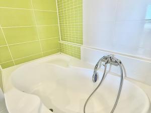 Pronájem bytu 1+kk, Praha - Stodůlky, V hůrkách, 32 m2