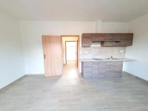 Pronájem bytu 1+kk, Praha - Slivenec, Ke Smíchovu, 28 m2