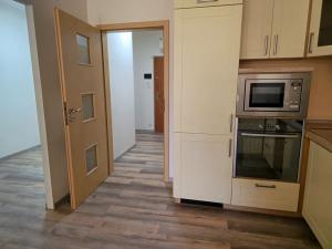 Prodej bytu 2+kk, Praha - Libeň, Nad Okrouhlíkem, 51 m2