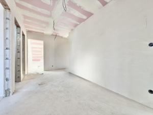 Prodej bytu 6+kk a větší, Praha - Holyně, náměstí Pod lípou, 148 m2