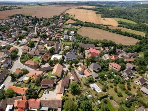 Prodej bytu 6+kk a větší, Praha - Holyně, náměstí Pod lípou, 148 m2