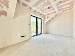 Prodej bytu 4+kk, Praha - Holyně, náměstí Pod lípou, 120 m2