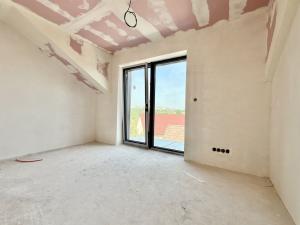 Prodej bytu 4+kk, Praha - Holyně, náměstí Pod lípou, 120 m2