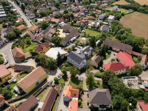 Prodej bytu 4+kk, Praha - Holyně, náměstí Pod lípou, 120 m2