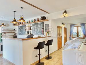 Prodej restaurace, Hartvíkovice, 134 m2