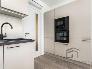 Pronájem bytu 1+kk, Praha - Žižkov, Tetauerova, 33 m2
