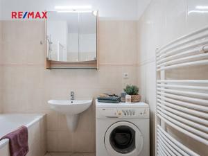 Pronájem bytu 1+kk, Praha - Žižkov, Husitská, 41 m2
