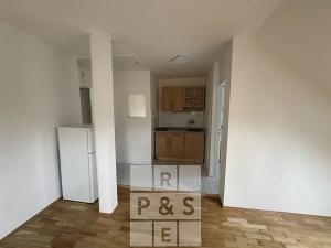 Pronájem bytu 1+kk, Praha - Dejvice, Komornická, 25 m2