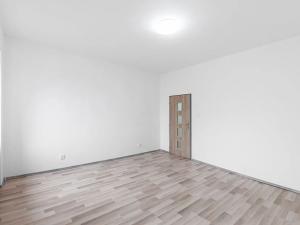Pronájem bytu 1+kk, Králův Dvůr, náměstí Míru, 87 m2