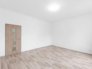 Pronájem bytu 1+kk, Králův Dvůr, náměstí Míru, 87 m2