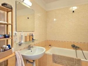 Pronájem bytu 1+kk, Praha - Žižkov, Víta Nejedlého, 30 m2
