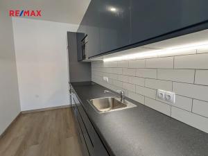 Pronájem bytu 1+kk, Praha - Vršovice, Na louži, 55 m2