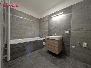 Pronájem bytu 1+kk, Praha - Vršovice, Na louži, 55 m2