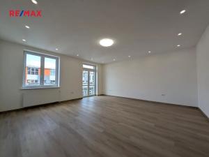 Pronájem bytu 1+kk, Praha - Vršovice, Na louži, 55 m2