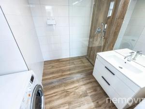Pronájem bytu 1+kk, Praha - Košíře, Plzeňská, 37 m2