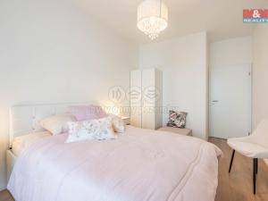 Pronájem bytu 2+kk, Praha - Hlubočepy, Geologická, 41 m2