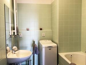 Pronájem bytu 2+1, Praha - Kbely, Pod Nouzovem, 90 m2
