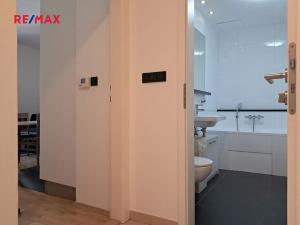 Pronájem bytu 2+kk, Praha - Strašnice, Nad Primaskou, 54 m2