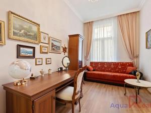 Prodej bytu 3+1, Karlovy Vary, K. Čapka, 88 m2