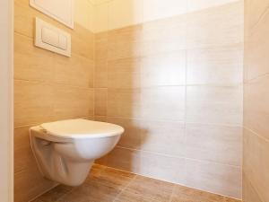 Pronájem bytu 2+kk, Praha - Vršovice, Rybalkova, 45 m2
