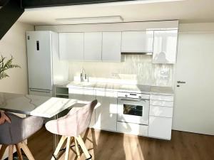 Pronájem bytu 2+kk, Praha, Kubánské náměstí, 55 m2