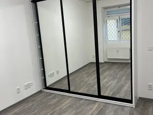 Pronájem bytu 2+kk, Praha - Žižkov, Jeseniova, 45 m2