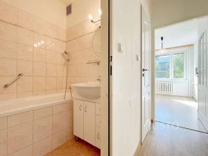 Pronájem bytu 3+1, Praha - Záběhlice, Slunečnicová, 77 m2