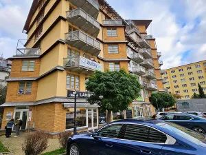 Pronájem garážového stání, Praha - Veleslavín, Křenova, 14 m2