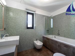 Pronájem bytu 4+kk, Praha - Podolí, K sídlišti, 109 m2