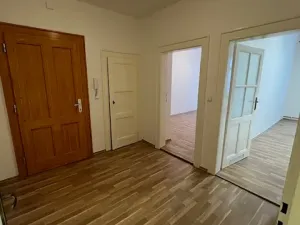 Pronájem bytu 2+kk, Praha - Žižkov, Žerotínova, 44 m2