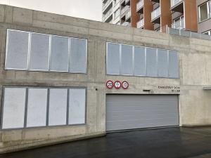 Pronájem garážového stání, Praha - Záběhlice, Choceradská, 13 m2