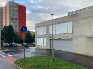 Pronájem garážového stání, Praha - Záběhlice, Choceradská, 13 m2
