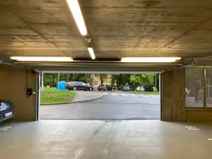 Pronájem garážového stání, Praha - Záběhlice, Choceradská, 13 m2