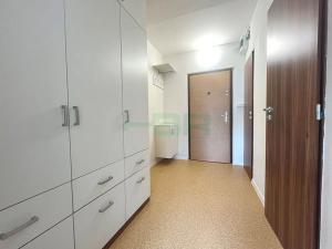 Pronájem bytu 2+kk, Praha - Ruzyně, Smolíkova, 39 m2
