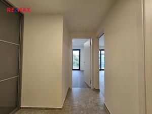 Pronájem bytu 2+kk, Praha - Modřany, Československého exilu, 50 m2