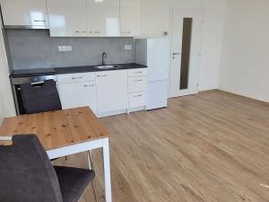 Pronájem bytu 1+kk, Uherské Hradiště, Zahrádky, 32 m2
