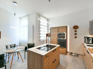 Prodej bytu 2+1, Praha, Valentinská, 98 m2