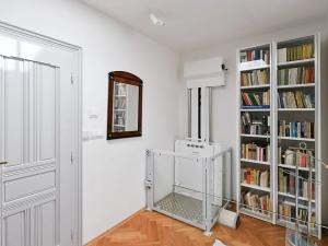 Prodej bytu 2+1, Praha, Valentinská, 98 m2