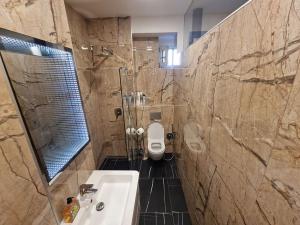 Prodej bytu 2+kk, Praha - Malá Strana, Hellichova, 57 m2