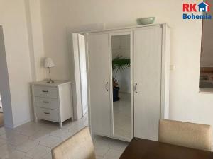 Pronájem bytu 3+kk, Praha - Dejvice, Evropská, 77 m2