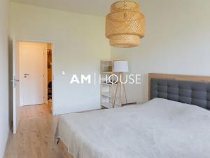 Pronájem bytu 2+kk, Praha - Holešovice, Osadní, 62 m2
