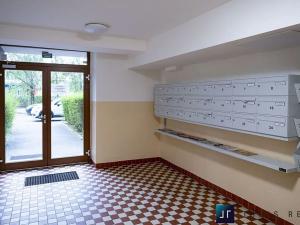 Prodej bytu 2+1, Praha - Kamýk, Zárubova, 61 m2