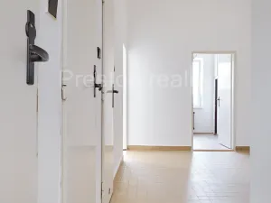 Prodej bytu 3+1, Praha - Podolí, Podolské nábřeží, 100 m2
