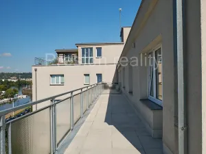 Prodej bytu 3+1, Praha - Podolí, Podolské nábřeží, 100 m2