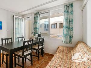 Prodej bytu 4+kk, Torrevieja, Španělsko, 64 m2